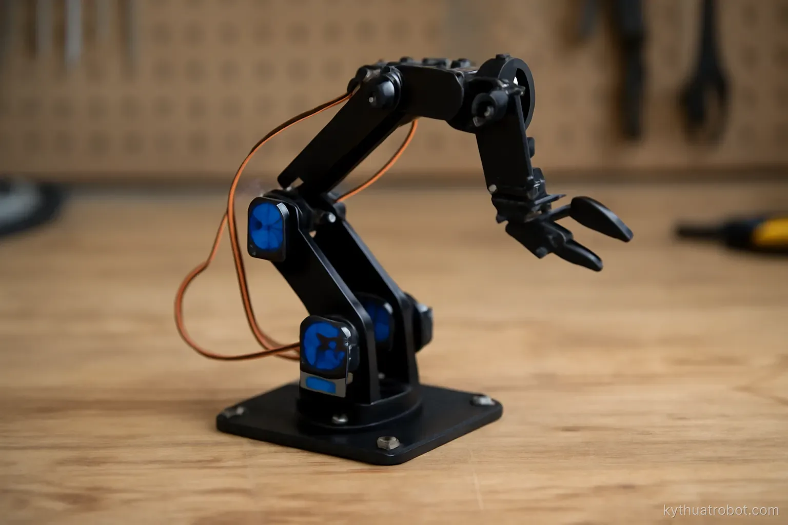 Cánh tay robot nhỏ để bàn